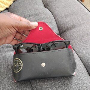 Unisex Black Ray-Ban sunglasses